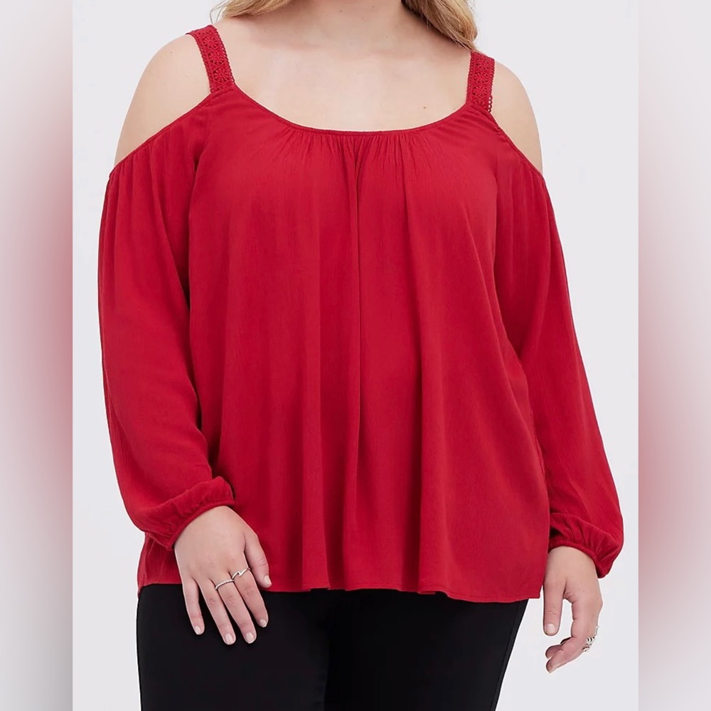 🆕🦄Torrid NWT🔖Beautiful Red Cold Shoulder Swing Top - 5x